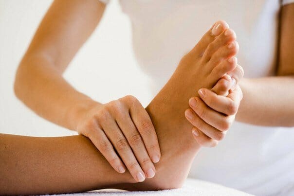 расслабляющий массаж ног